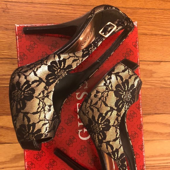 Guess Hondo Black and Gold Lace Peep Toe Pump 8.5 - Picture 2 of 6
